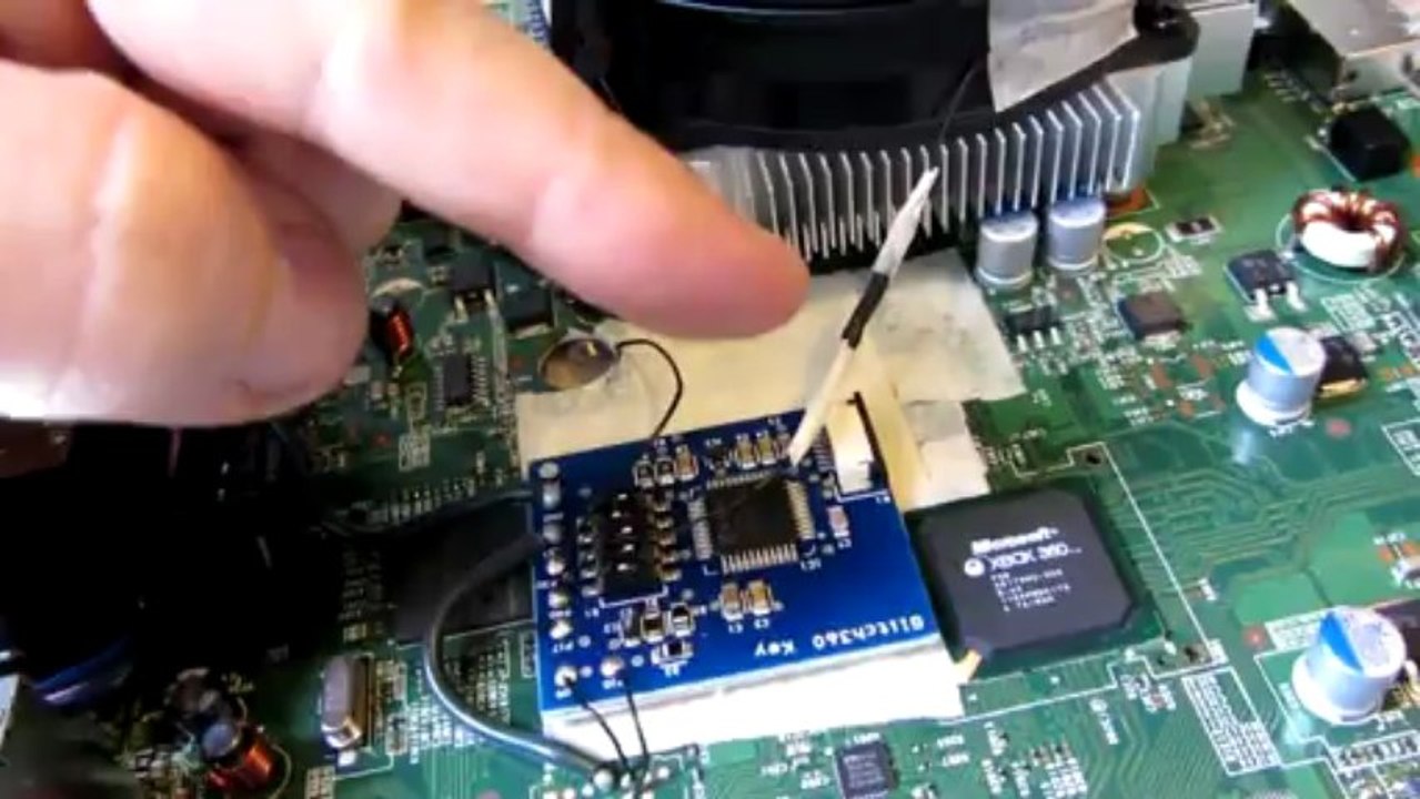 Modification Hardware: Installez une puce pour exploiter la faille RGH sur Xbox360