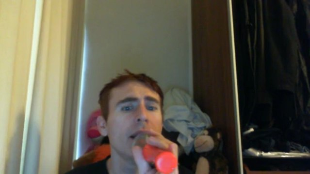 Wiwi égratigne ceux que j'aime de Vicky Léandros