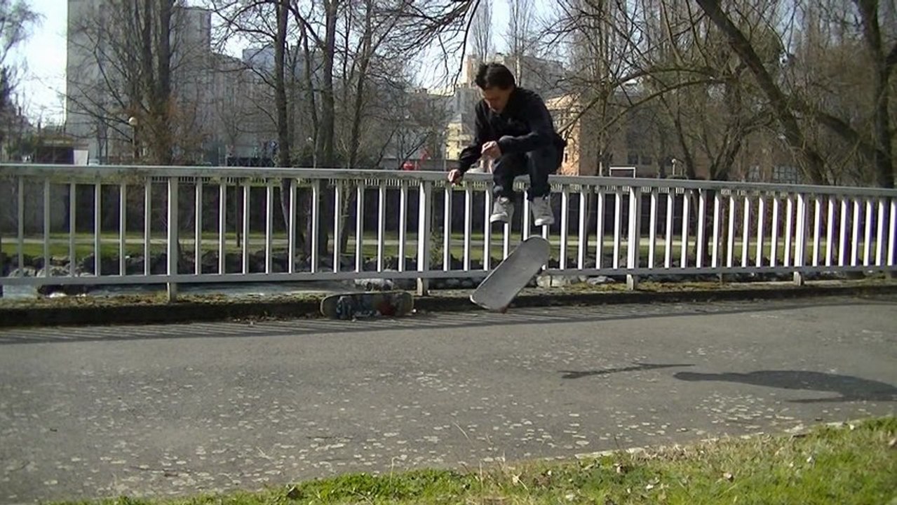 Tricks Tips : Le pop shoove it body varial