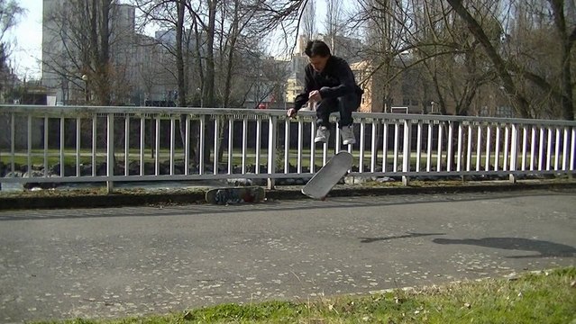 Tricks Tips : Le pop shoove it body varial