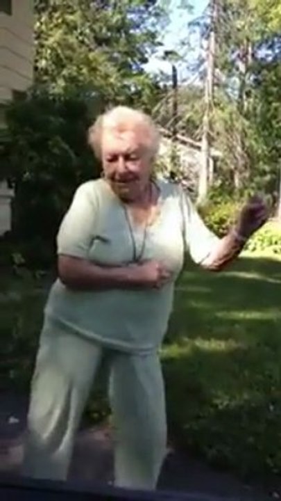 Dancing Nanna