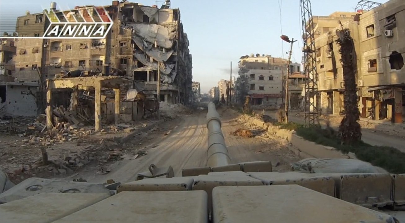 Syrie : des images de propagande montrent les combats vus depuis les chars d'Assad