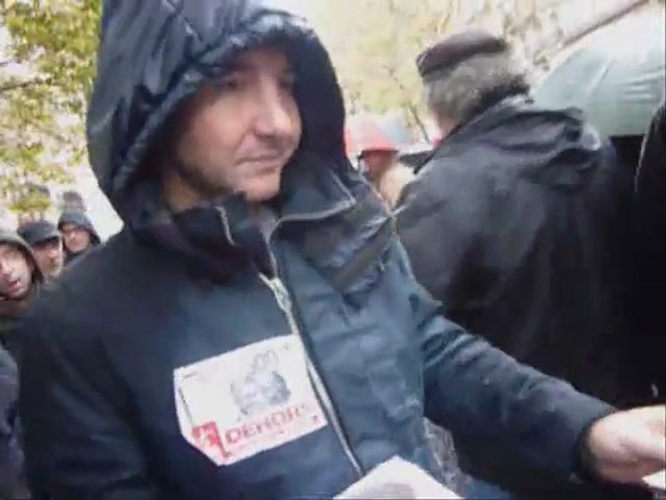 Question à Olivier Besancenot par We Are Change Paris