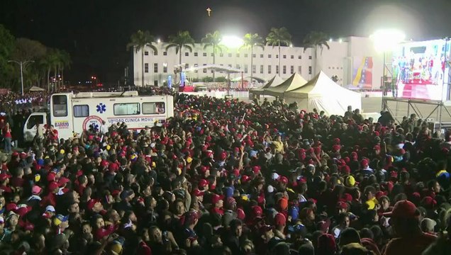 Sea of Venezuelans view Chavez remains