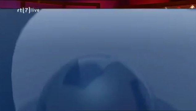 Voetbal International - Johan Derksen doet het op zijn hondjes (22-02-2010)