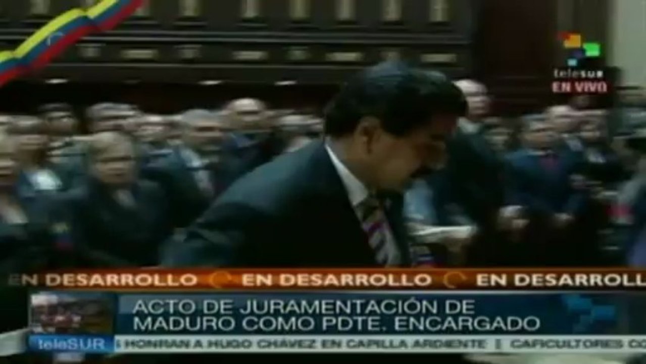 Maduro ya ejerce como presidente encargado entre críticas opositoras