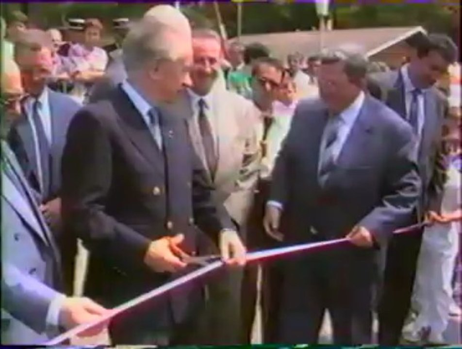 Visite de Mr Juan-Antonio Samaranch à St Palais le 12 mai 90.(A3).