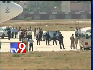 Pak PM Parvez Ashraf lands in India