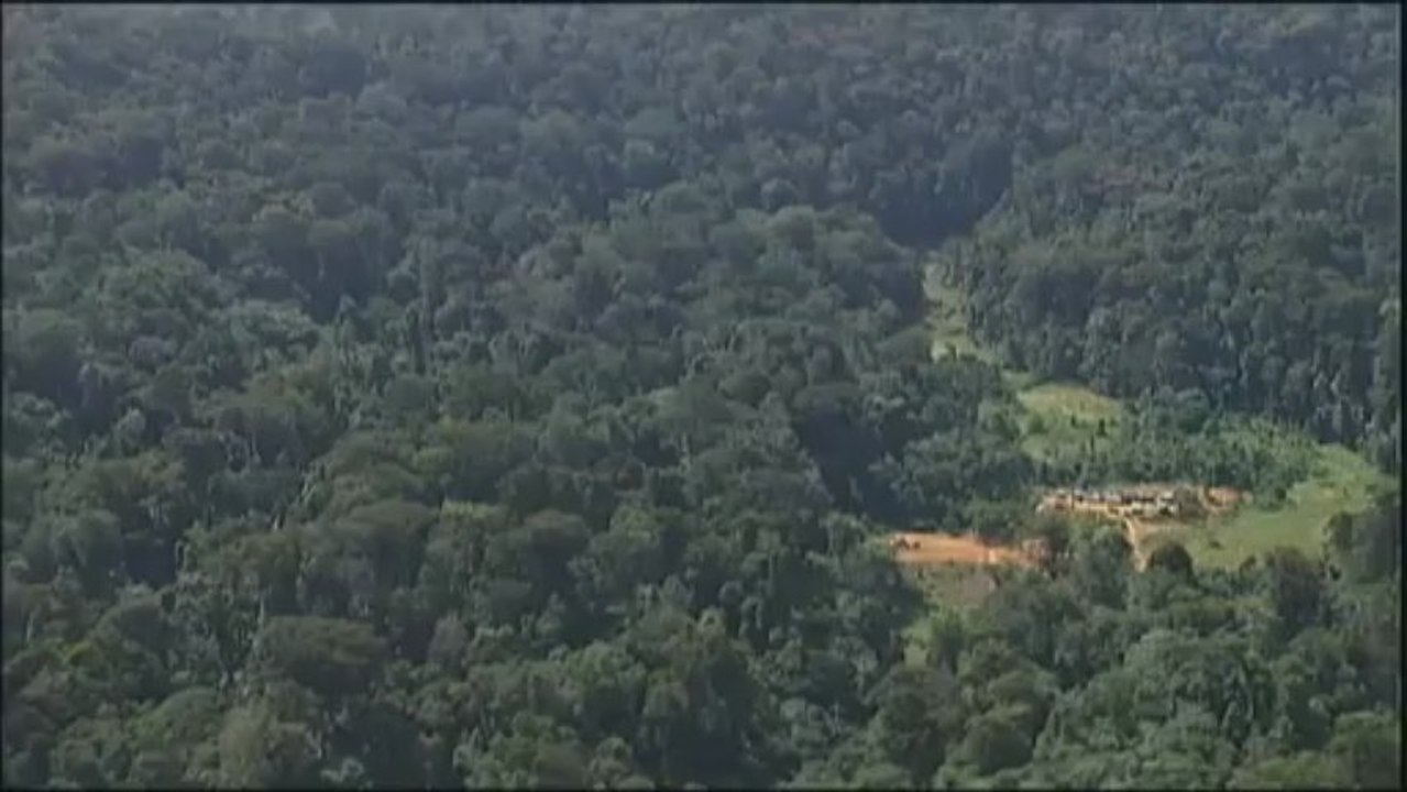 Manuel Valls en Guyane contre l'orpaillage clandestin