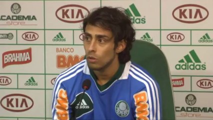 Valdivia admite erro e explica gesto obsceno