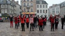 Une flashmob devant l’hôtel de ville avec le maire de Boulogne-sur-Mer