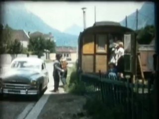 La famille Zepp quitte la roulotte.