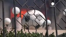 Göstericiler Mısır Futbol Federasyonu'nu ateşe verdi