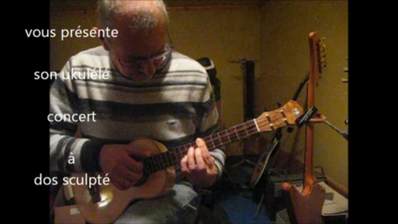 Jeff Kerléo, artisan luthier,  vous présente son ukiulélé ténor érable quilted à dos sculpté.