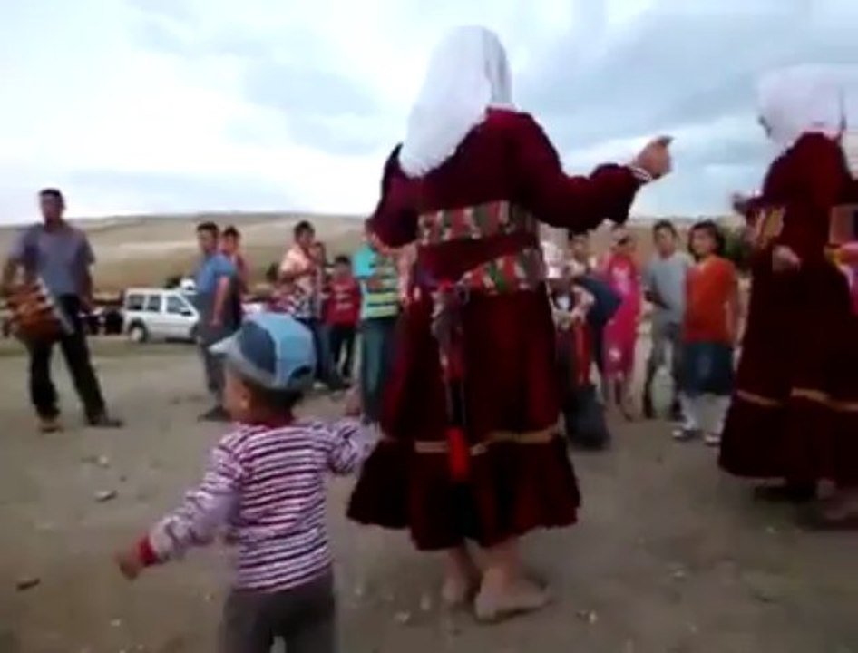 davul  zurna eşliginde kesik çayır