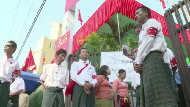 Birmanie: Aung San Suu Kyi réélue à la tête de son parti