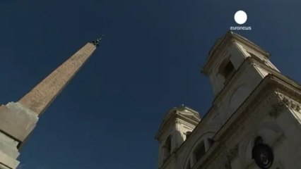 Misa de domingo... de color púrpura en la Ciudad Eterna