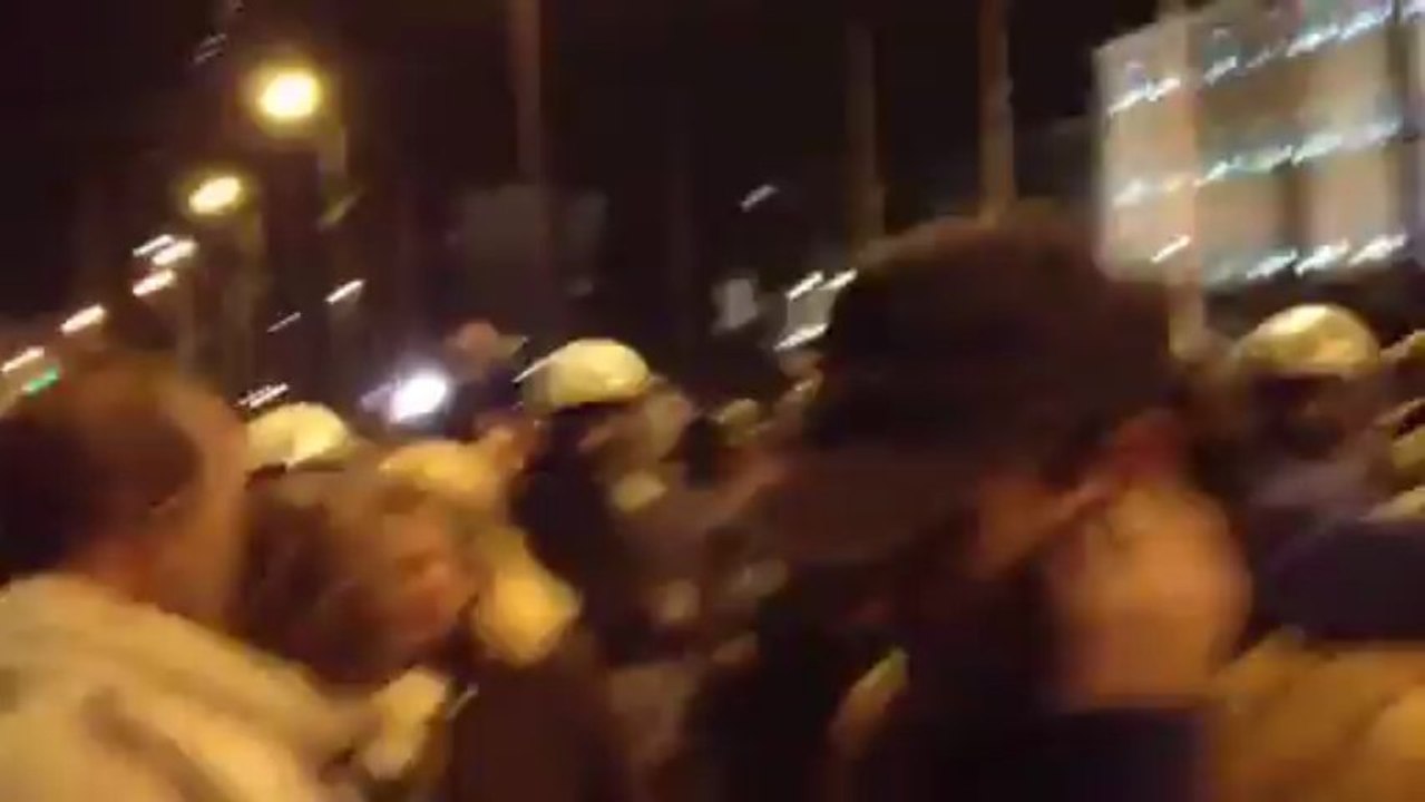 Ένταση στο Σύνταγμα - Συγκέντρωση Αγανακτισμένων