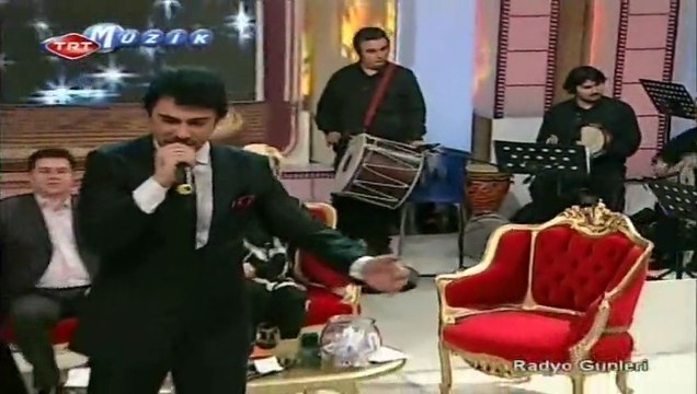 Zeytin Yaprağı Yeşil (Oktay Bora Ertuğrul)