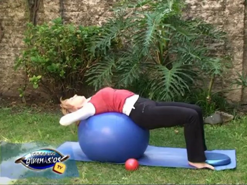 Ejercicios de abdominales con la pelota suiza y disco de balance - Esferovital - Prof.  Adriana Vanni