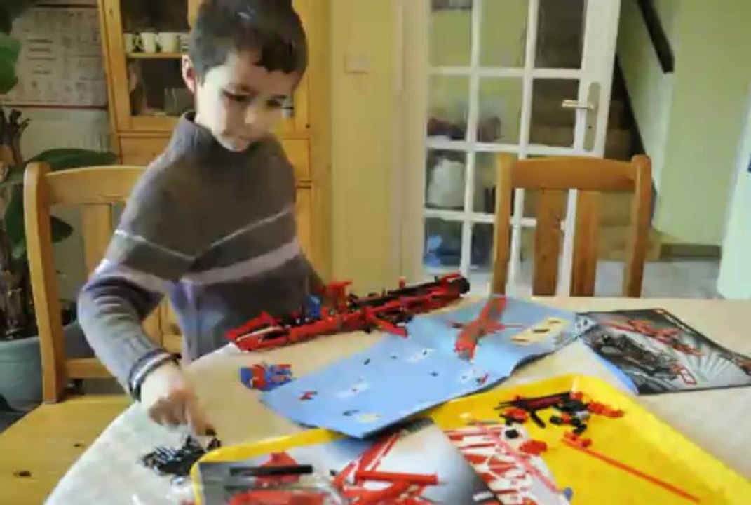 Robin avion lego technic mars 2013