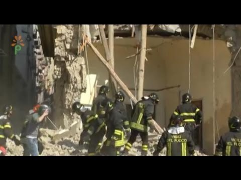 Napoli - Crolla palazzo a Riviera di Chiaia 2 (04.03.13)