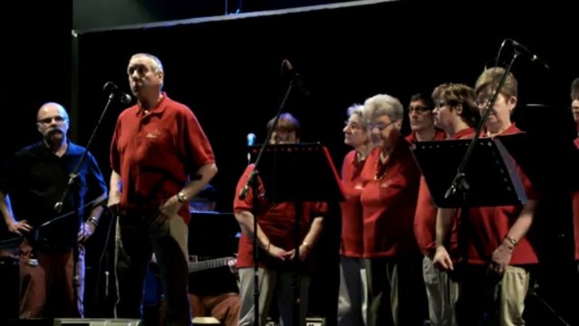 Jackez accompagné par Jean Michel et Jean Pierre : l'adieu aux filles