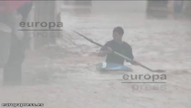 Labores de limpieza en Écija tras la inundación
