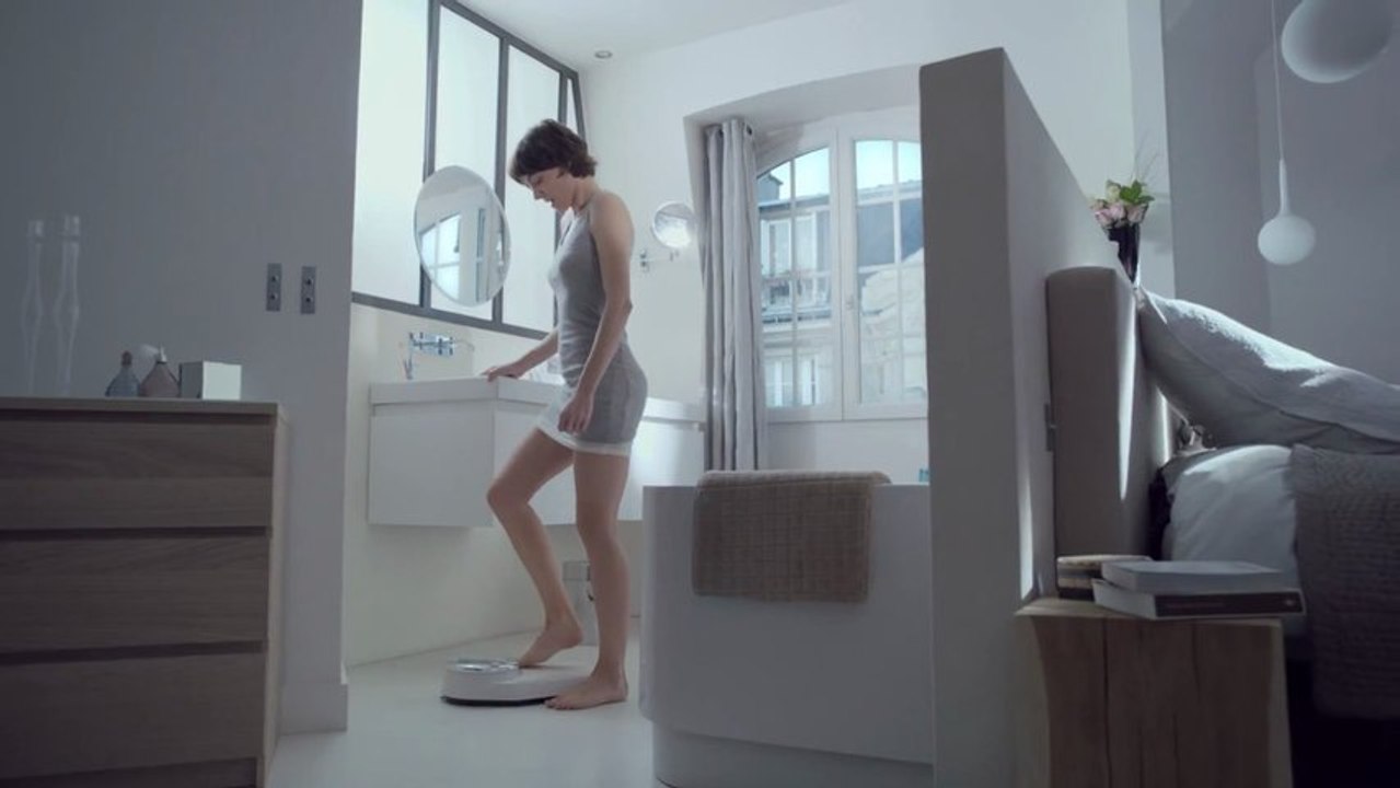 Publicité Peugeot 208 GTi Teaser - Salle de bains (30s) - 2013 ( www.feline.cc )