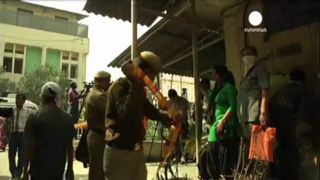 Impiccato in prigione, era accusato dello stupro nel bus...