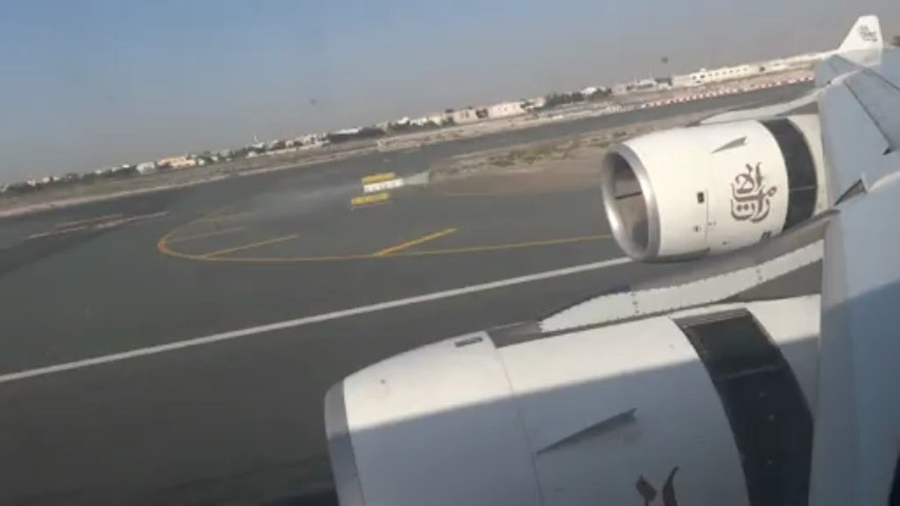 Emirates KWI DXB Landing