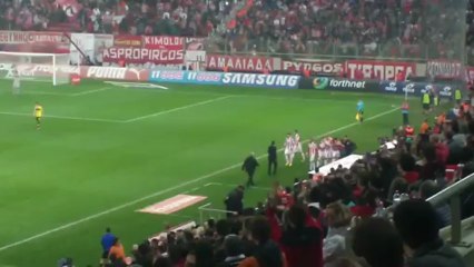 Πανηγυρισμοί μετά το 2-0 του Αβραάμ Παπαδόπουλου