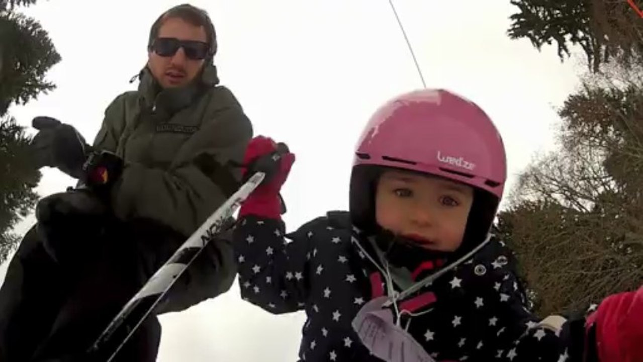 Eléa qui ski, vu de la go pro