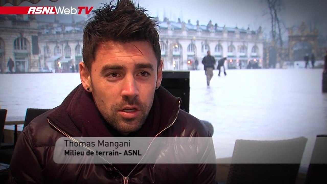 Mangani monte en puissance