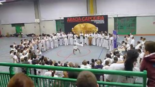 Capoeira Paris - Acrobatie de Bamba Abada-Capoeira Jogaki