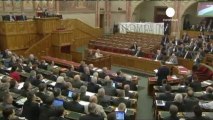 Hongrie: le parlement adopte un amendement controversé...