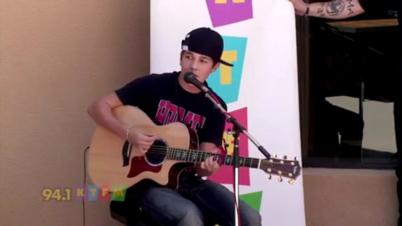 Austin Mahone - Say Something Live In San Antonio Texas