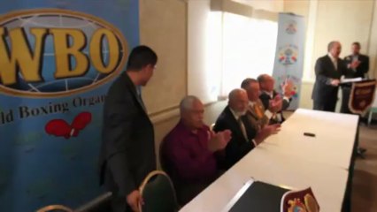 Mikey Garcia Recibe Su Correa De OMB En Puerto Rico