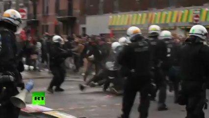 Cops vs Students: Violence erupts as Canadian students throw snow at police