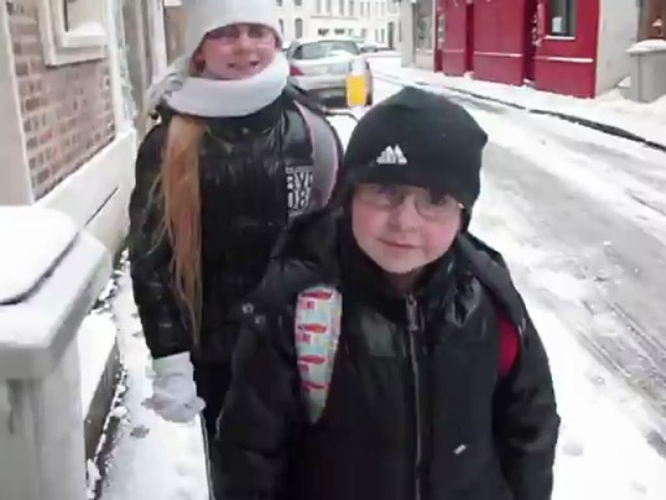 en allant a l'école surprise pas d'école prof absent