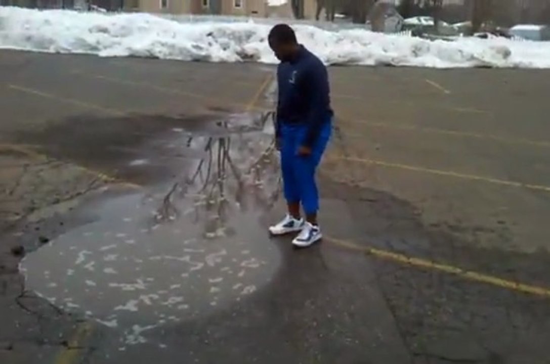 Blague de la flaque d'eau