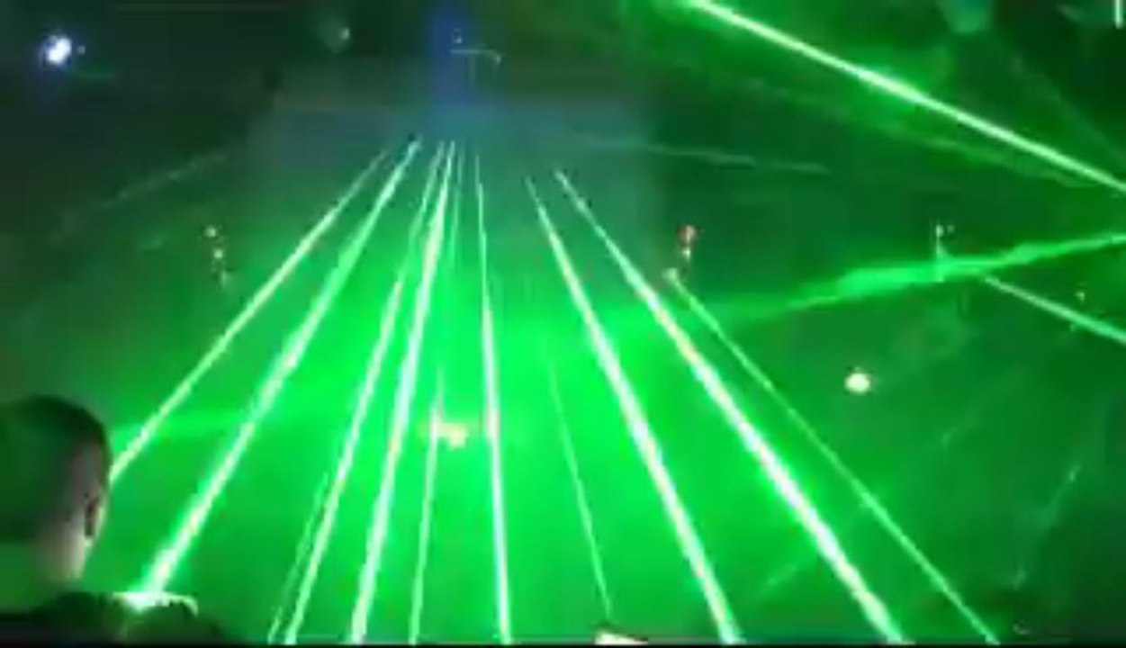 show laser suzy discothèque le point de vue laz - YouTube