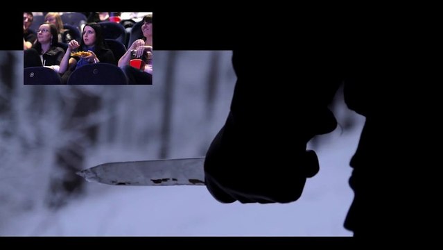 Demande en mariage dans une salle de cinéma