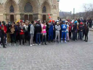 Harlem Shake devant la cathédrale de Reims