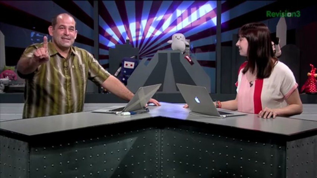 Clean Install or Clone Your Drive? Linux Steambox! SSHD Vs. SSD Vs. HD. A Better Qi Charger. ZocDoc. Cheap Win8 Phone. Free Unlimited Storage Hack. - Tekzilla