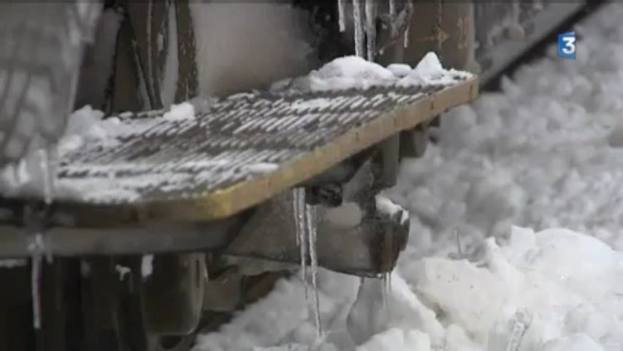 Neige en Normandie: des passagers bloqués 24 heures en gare d'Yvetot