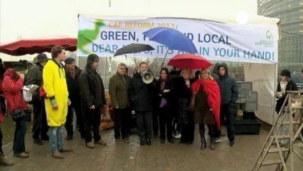 I piccoli produttori agricoli manifestano alla vigilia...
