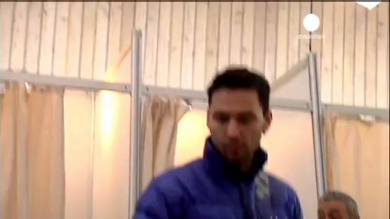 Opposition claims victory in Greenland in vote...