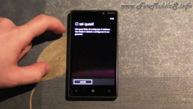 Nokia Lumia 820 giallo - Come inserire SIM, micro SD, batteria e impostazioni primo avvio