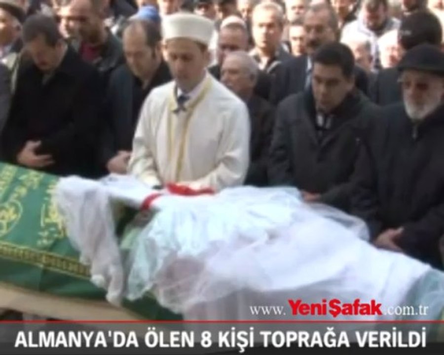 Almanya'da ölen 8 kişi toprağa verildi